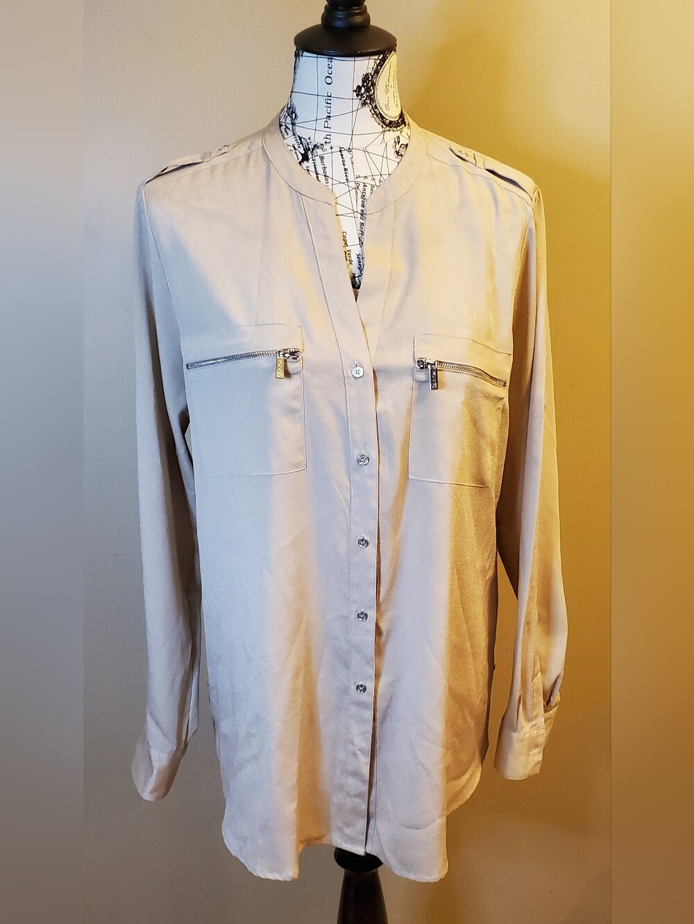 Calvin Klein Large Beige Button Down Blouse Zip Pocket Roll Tab Sleeve Lightweig